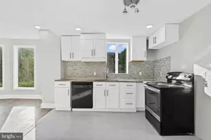 142 Bartlett Ave, Sharon Hill, PA 19079 - Photo 12