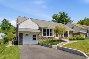 1435 Windsor Park Ln, Havertown, PA 19083 - Photo 2