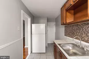 585 Snowden Rd, Upper Darby, PA 19082 - Photo 14
