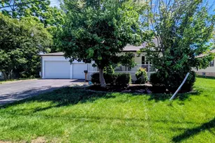903 Galbraith Ave, Upper Chichester, PA 19061 - Photo 2