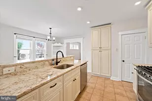 622 Country Club Ln, Havertown, PA 19083 - Photo 4