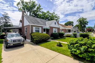 429 Evergreen Ave, Folsom, PA 19033 - Photo 2