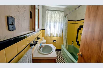 429 Evergreen Avenue, Folsom, PA 19033 - Photo 12