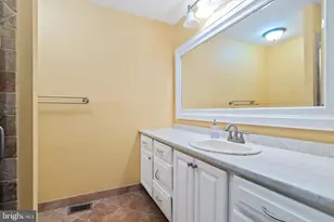 156 Eaton Dr, Wayne, PA 19087 - Photo 12