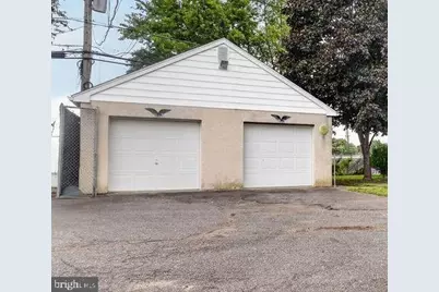 950 Thornton Road, Upper Chichester, PA 19061 - Photo 2
