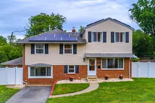 2928 Larkspur Ln, Secane, PA 19018 - Photo 2