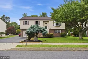 2206 Briarcliff Ave, Upper Chichester, PA 19061 - Photo 1