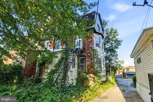 25 N Wycombe Ave, Lansdowne, PA 19050 - Photo 2