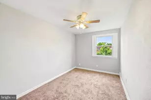 2052 Heather Rd, Folcroft, PA 19032 - Photo 12