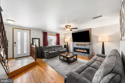 607 Saint Anthony Lane, Upper Darby, PA 19082 - Photo 8