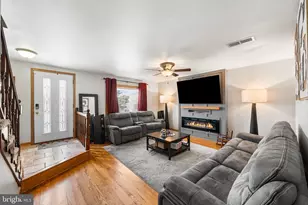 607 St Anthony Ln, Upper Darby, PA 19082 - Photo 8