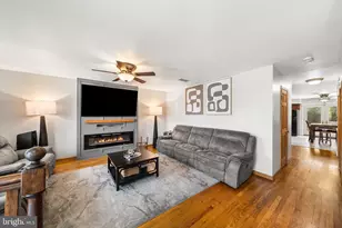 607 St Anthony Ln, Upper Darby, PA 19082 - Photo 6