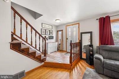 607 Saint Anthony Lane, Upper Darby, PA 19082 - Photo 4