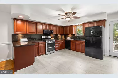 607 Saint Anthony Lane, Upper Darby, PA 19082 - Photo 12