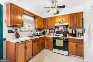 159 St Charles St, Drexel Hill, PA 19026 - Photo 10