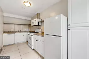 19 W 21st St, Chester, PA 19013 - Photo 6