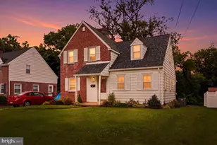 546 Arlington Ave, Folsom, PA 19033 - Photo 1