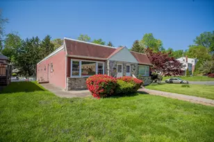 176 Juniper Rd, Havertown, PA 19083 - Photo 2