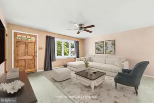 2916 Larkspur Ln, Secane, PA 19018 - Photo 12