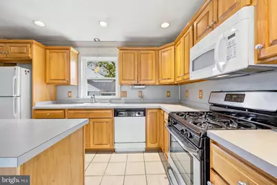 2916 Larkspur Lane, Secane, PA 19018 - Photo 8
