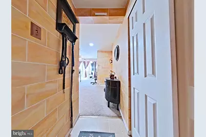 100 E Glenolden Avenue #E-21, Glenolden, PA 19036 - Photo 2