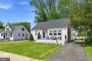 108 Schoolhouse Ln, Brookhaven, PA 19015 - Photo 2