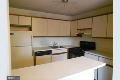 1030 E Lancaster #112, Bryn Mawr, PA 19010 - Photo 12