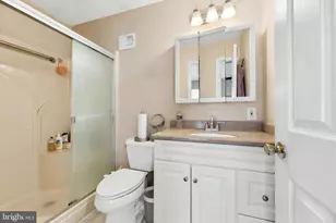 552 Heather Ln, Upper Chichester, PA 19014 - Photo 12