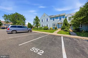 552 Heather Ln, Upper Chichester, PA 19014 - Photo 2