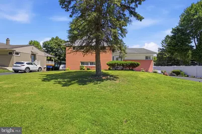 417 Foster Drive, Springfield, PA 19064 - Photo 2