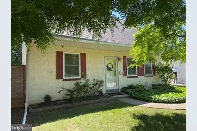 331 E Woodlyn Circle, Woodlyn, PA 19094 - Photo 2