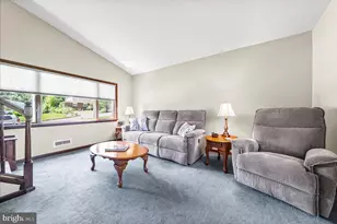 798 Capri Cir, Upper Chichester, PA 19061 - Photo 2