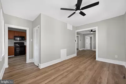 37 E Mowry Street, Chester, PA 19013 - Photo 6