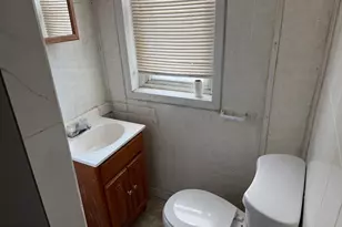 1314 E 11th St, Crum Lynne, PA 19022 - Photo 14