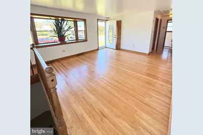 2121 N Lee Lane, Aston, PA 19014 - Photo 4