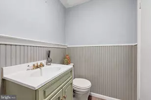514 Edgewood Ave, Folsom, PA 19033 - Photo 26