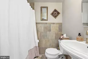 514 Edgewood Ave, Folsom, PA 19033 - Photo 16
