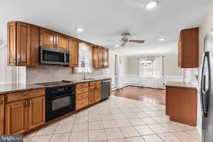 2747 Springhill Rd, Secane, PA 19018 - Photo 14