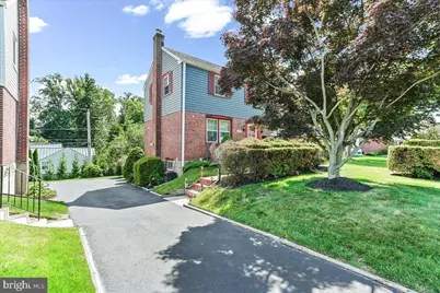 322 Twin Oaks Drive, Havertown, PA 19083 - Photo 2