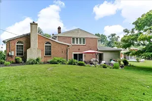 16 Grove Ln, Broomall, PA 19008 - Photo 2