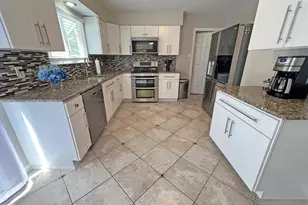 4206 Upland Dr, Upper Chichester, PA 19061 - Photo 8