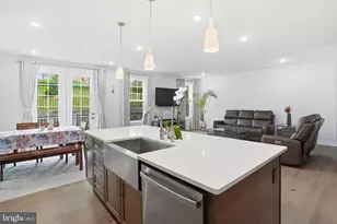 411 W Ponds Edge Dr, Media, PA 19063 - Photo 12