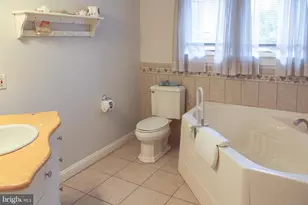 105 Robin Hood Ln, Aston, PA 19014 - Photo 10