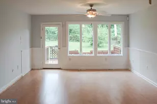105 Robin Hood Ln, Aston, PA 19014 - Photo 2