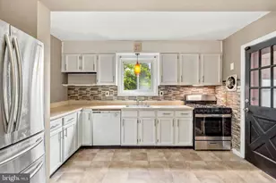 3773 Bridgewater Rd, Brookhaven, PA 19015 - Photo 6