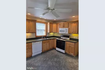 605 S Eagle Road, Havertown, PA 19083 - Photo 2