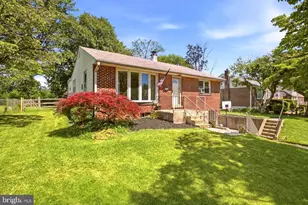 112 Meadowbrook Ln, Brookhaven, PA 19015 - Photo 2