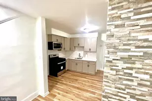 205 Damons Ln, Darby, PA 19023 - Photo 8