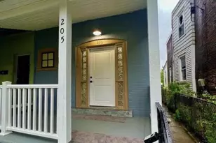 205 Damons Ln, Darby, PA 19023 - Photo 2