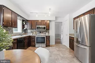 2437 W Colonial Dr, Upper Chichester, PA 19061 - Photo 20